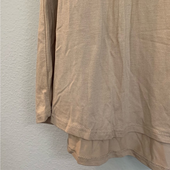 NWT Taylor Grace taupe super-soft tee L. - Picture 4 of 6